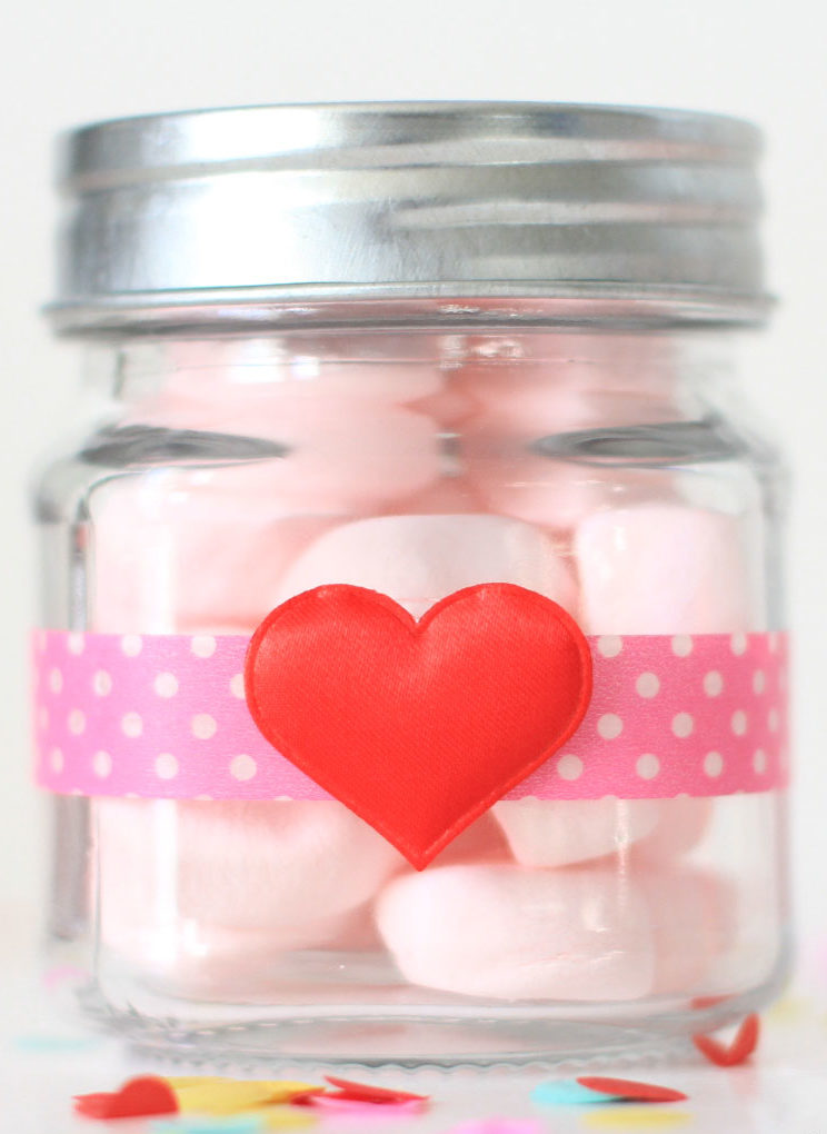 Jar-of-Marshmallow-Hearts-Valentine's Day Craft-IrisNacole.com