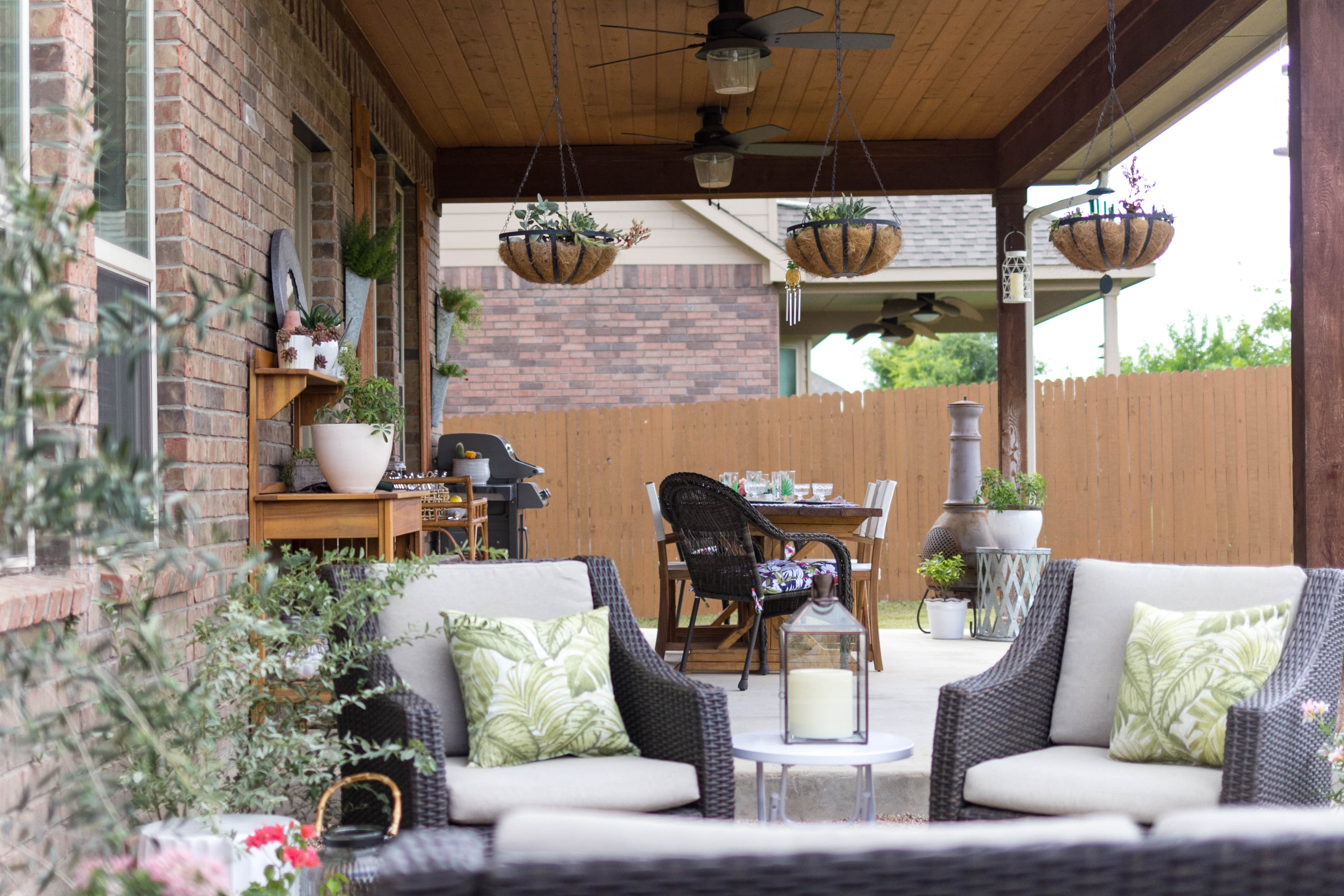 Outdoor Entertaining and Dining