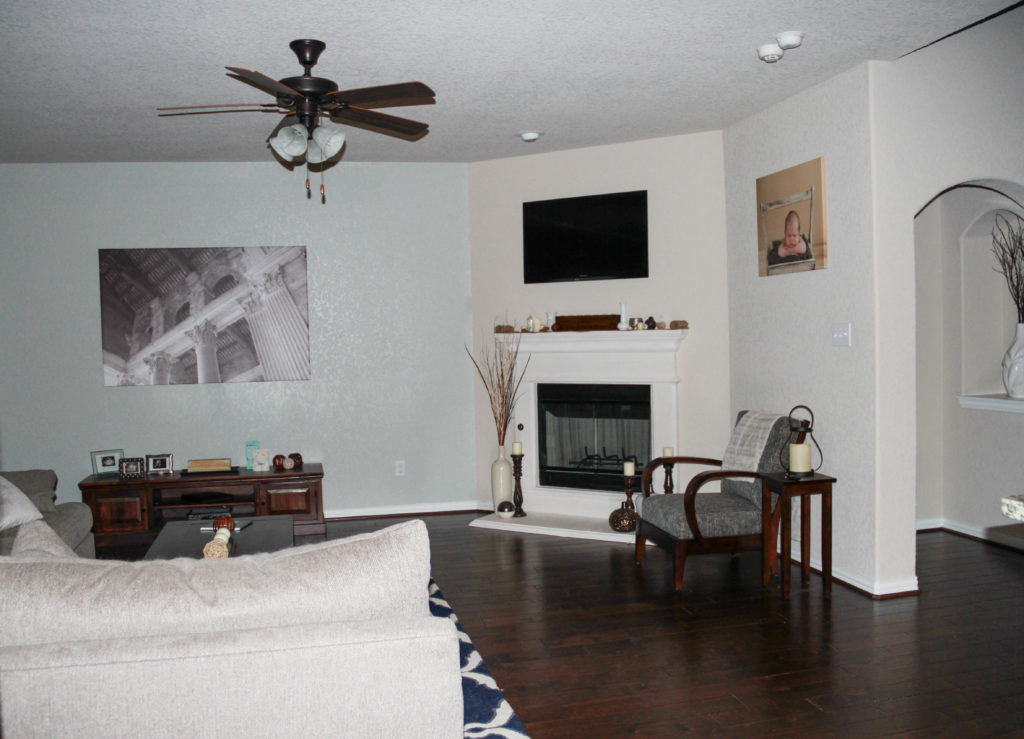 living-room-before-makeover