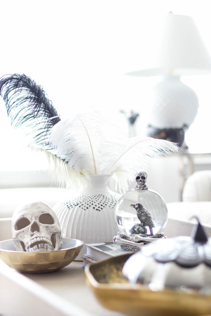 halloween-decor-home-tour-irisnacole-com-coffee-table-styling