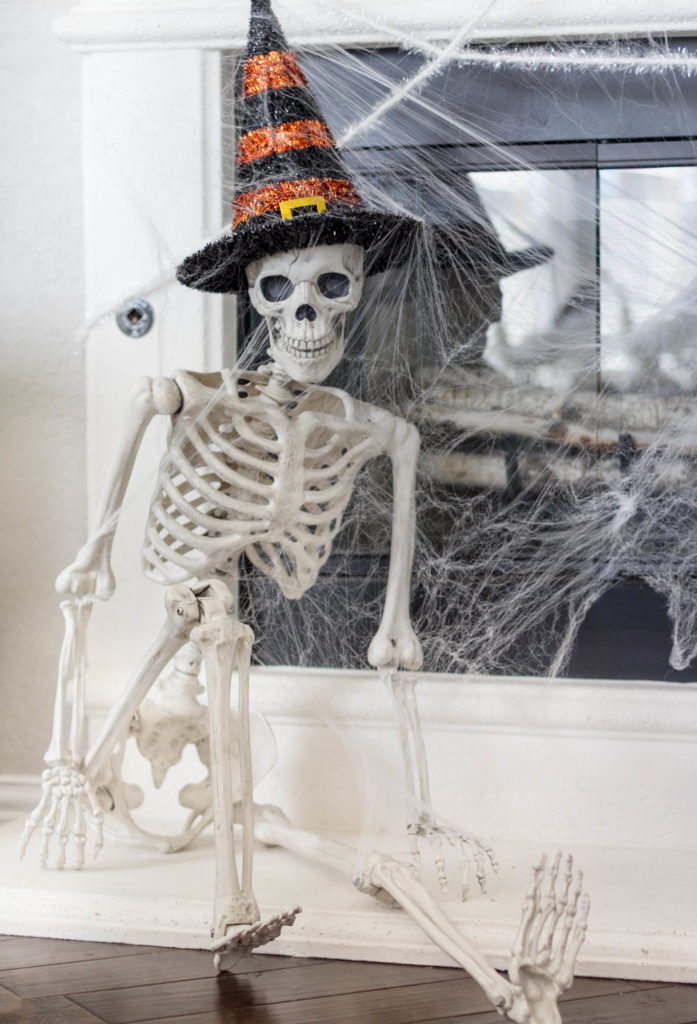 halloween-decor-home-tour-irisnacole-com-skeleton