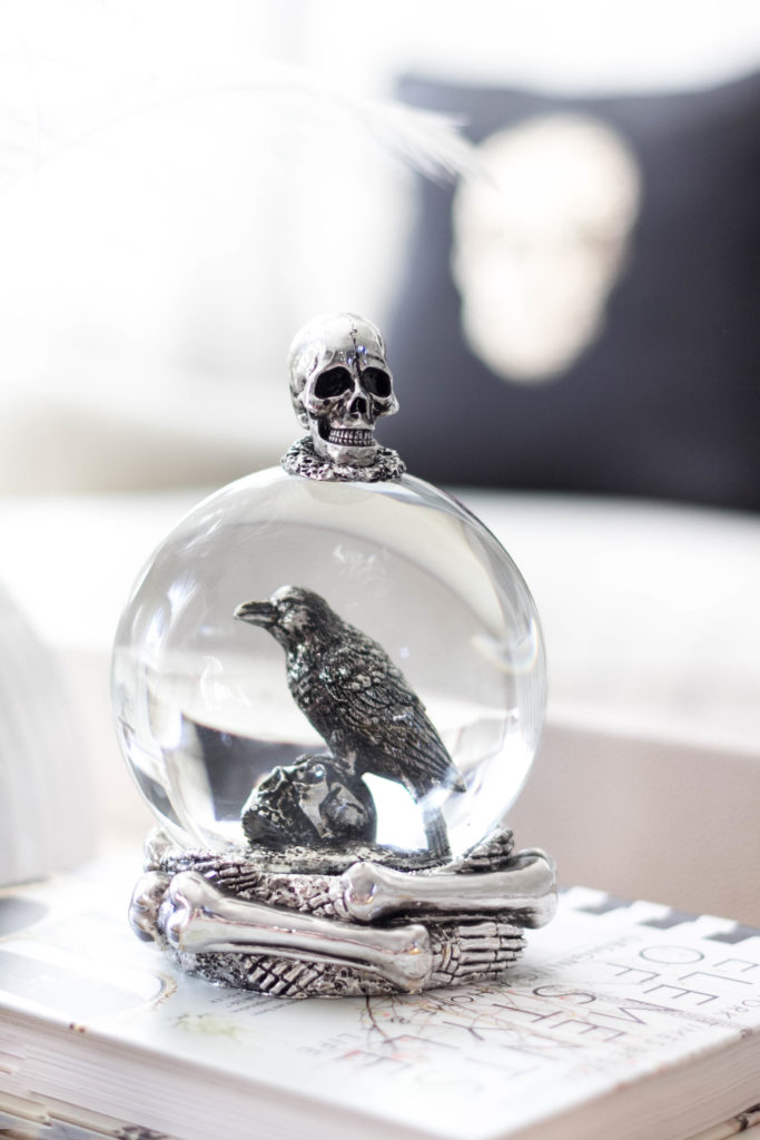 halloween-decor-home-tour-irisnacole-com-globe