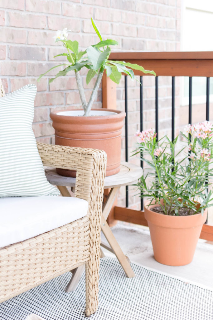 Summer Outdoor Balcony-Porch Styling Summer Outdoor Balcony-Porch Styling 