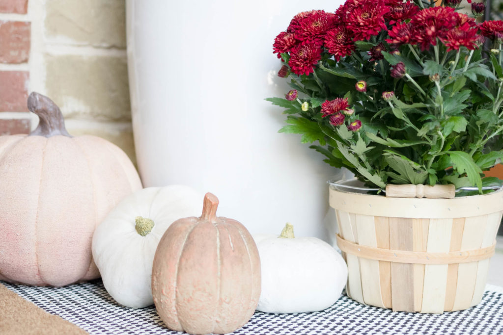 Simple fall porch decorating ideas by IrisNacole.com