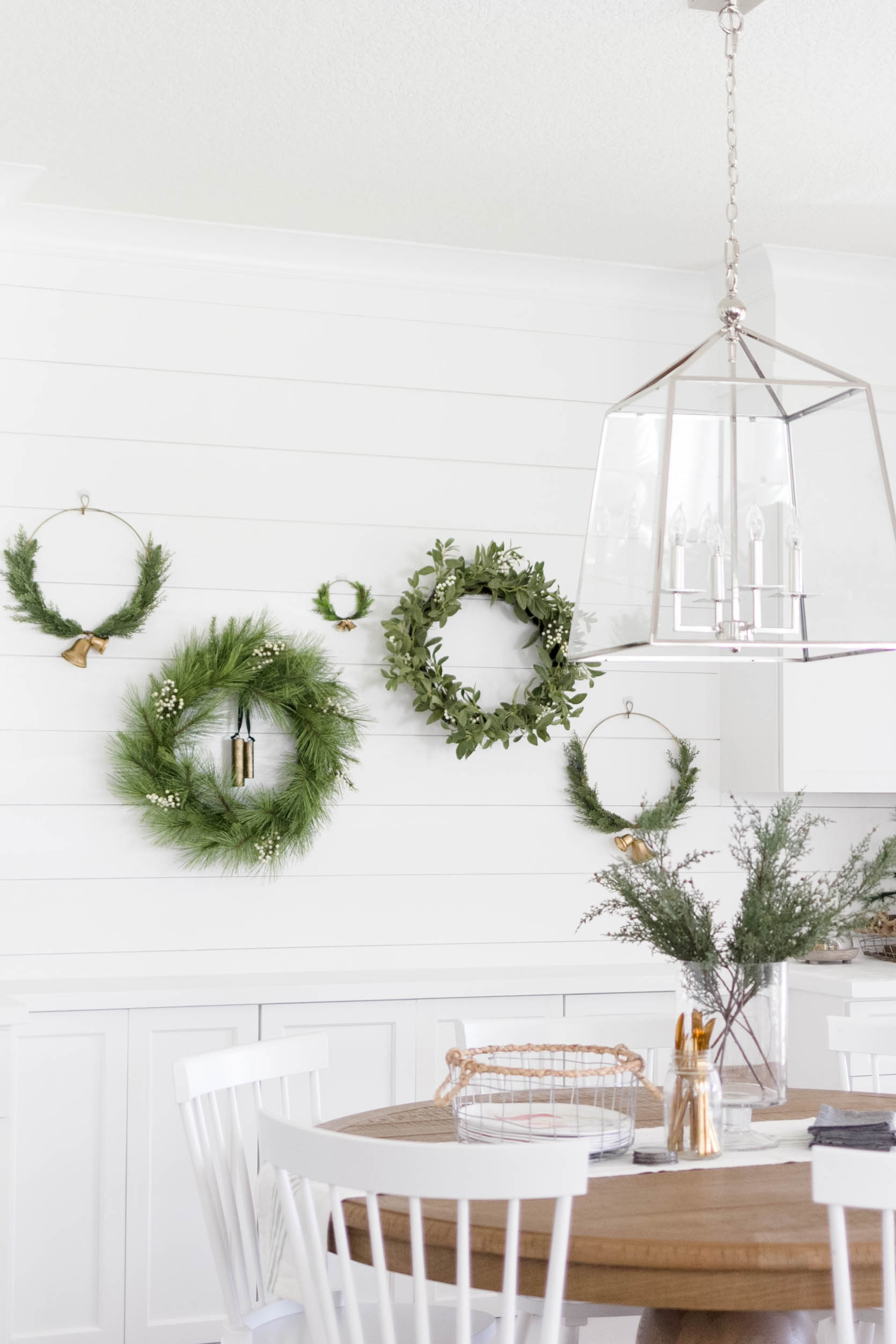 Holiday Decorating-Dining Room Decorating Ideas with IrisNacole.com