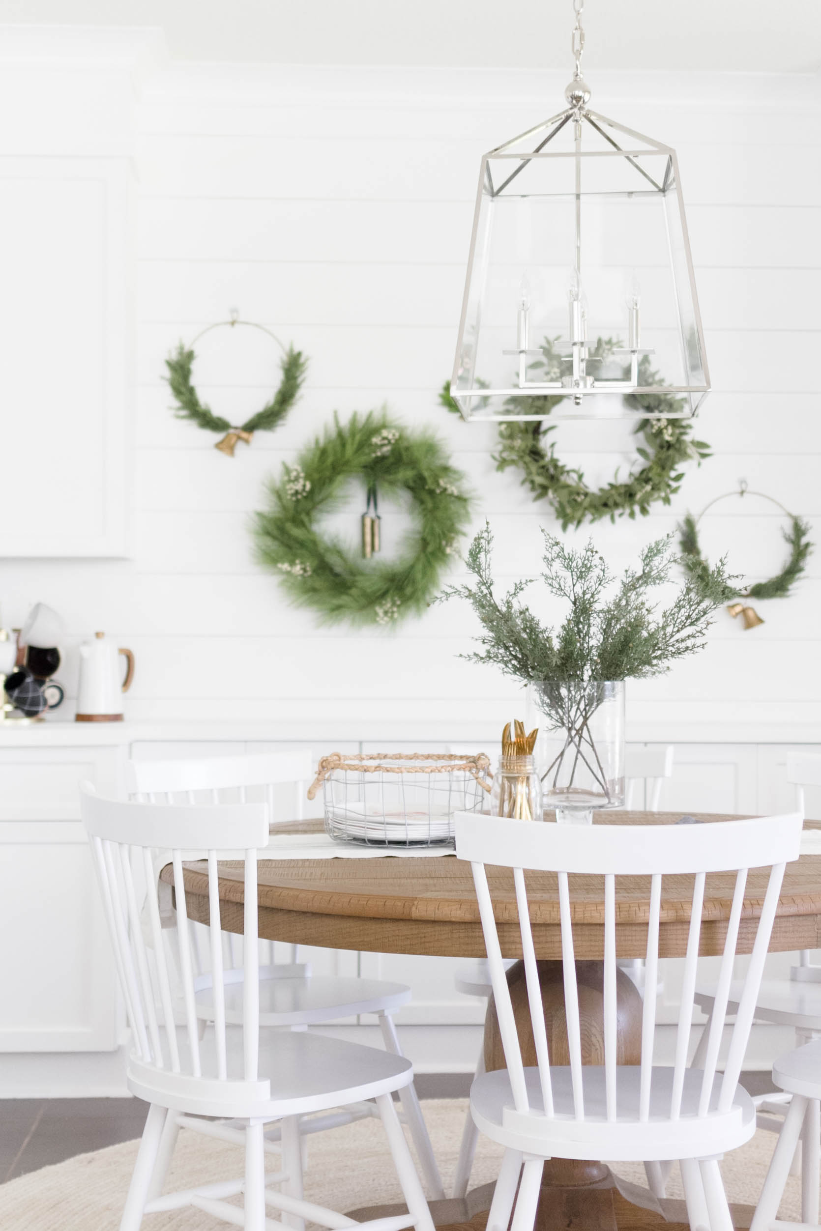 Holiday Decorating-Dining Room Decorating Ideas with IrisNacole.com