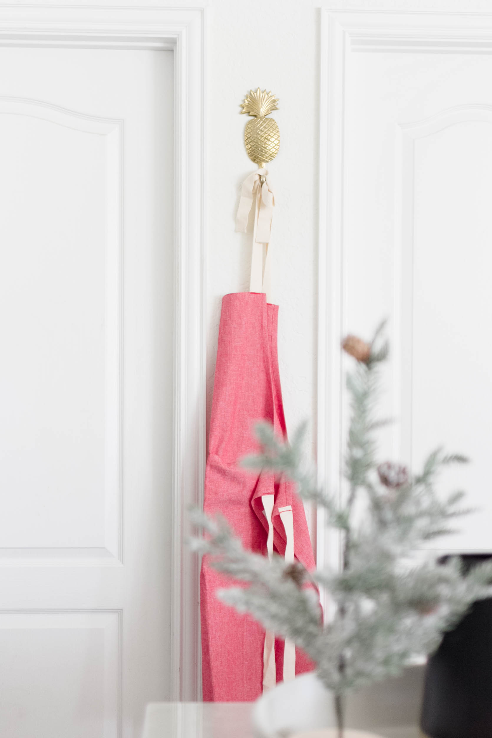 Simple Holiday Decorating-Kitchen Decor-irisNacole.com