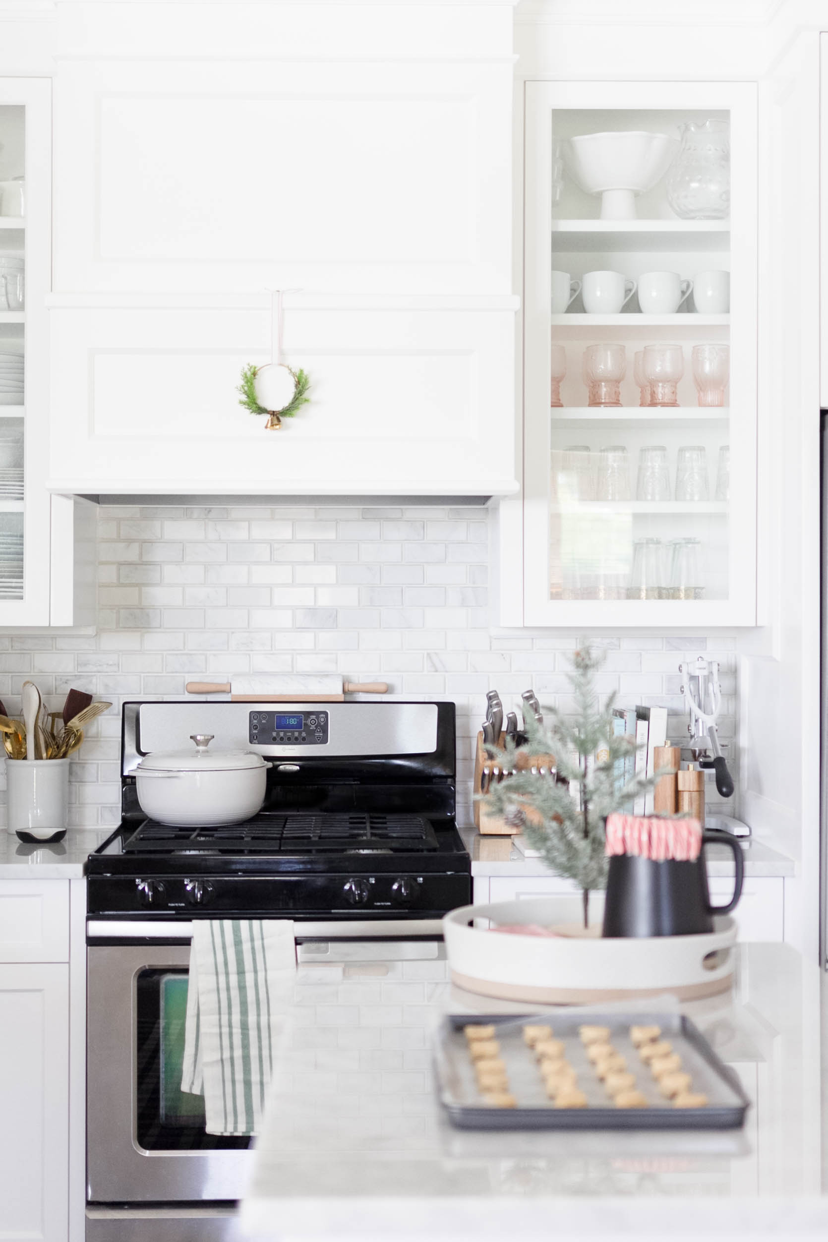 Simple Holiday Decorating-Kitchen Decor-irisNacole.com