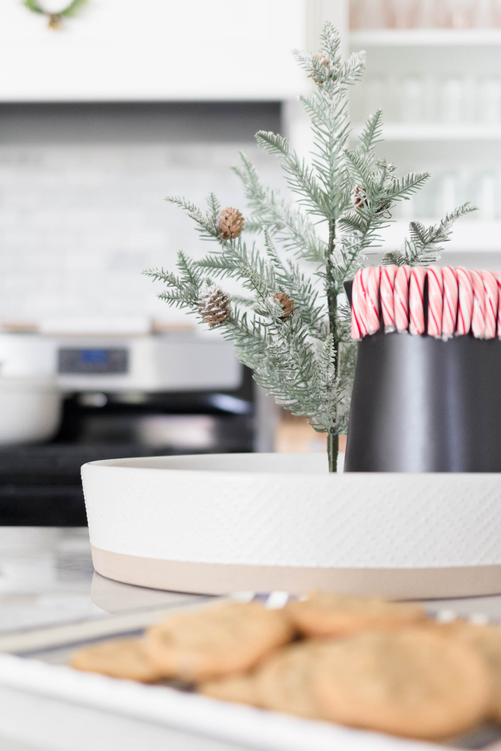 Simple Holiday Decorating-Kitchen Decor-irisNacole.com