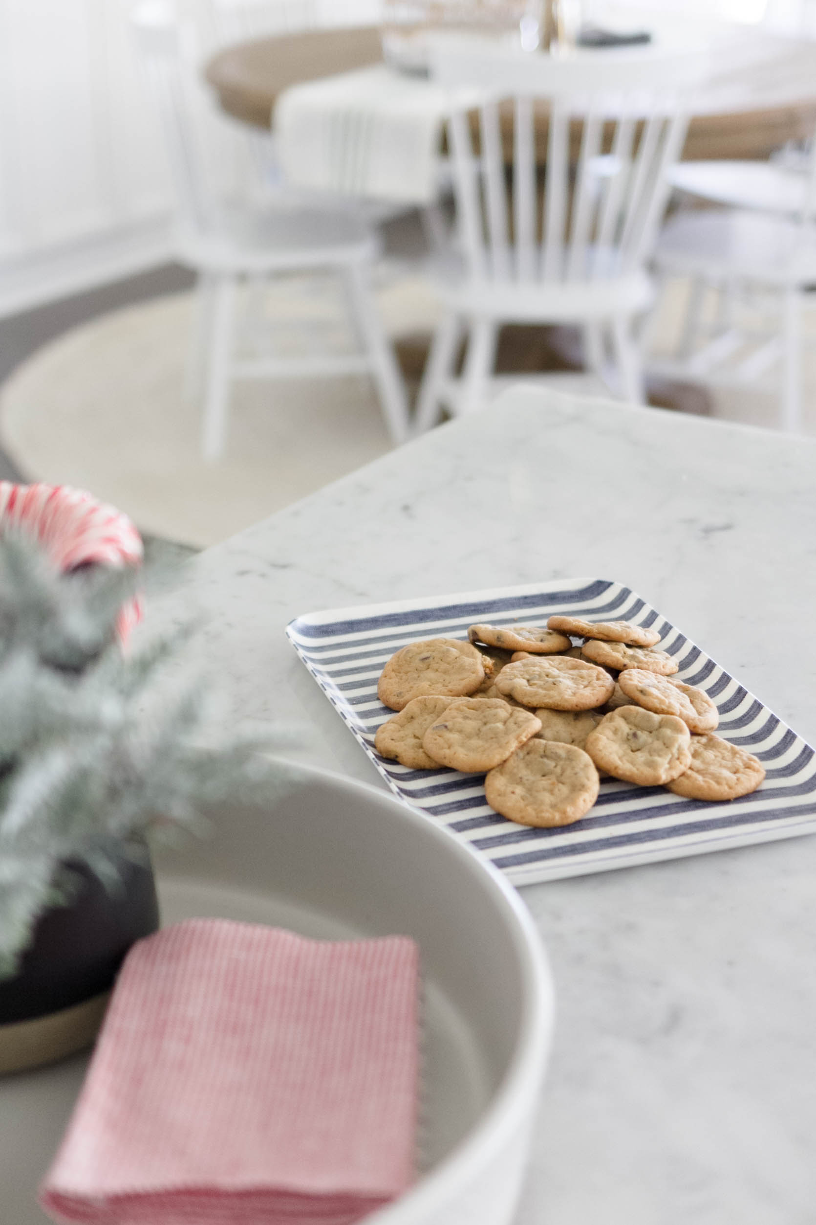 Simple Holiday Decorating-Kitchen Decor-irisNacole.com