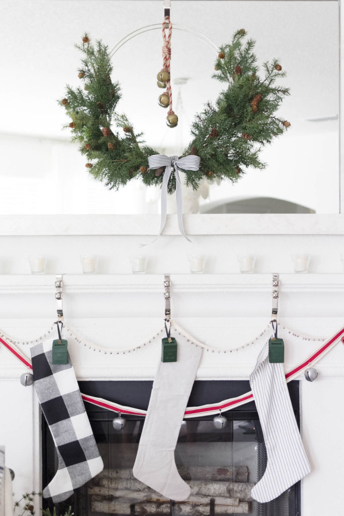 Holiday Living Room Decorations | Iris Nacole