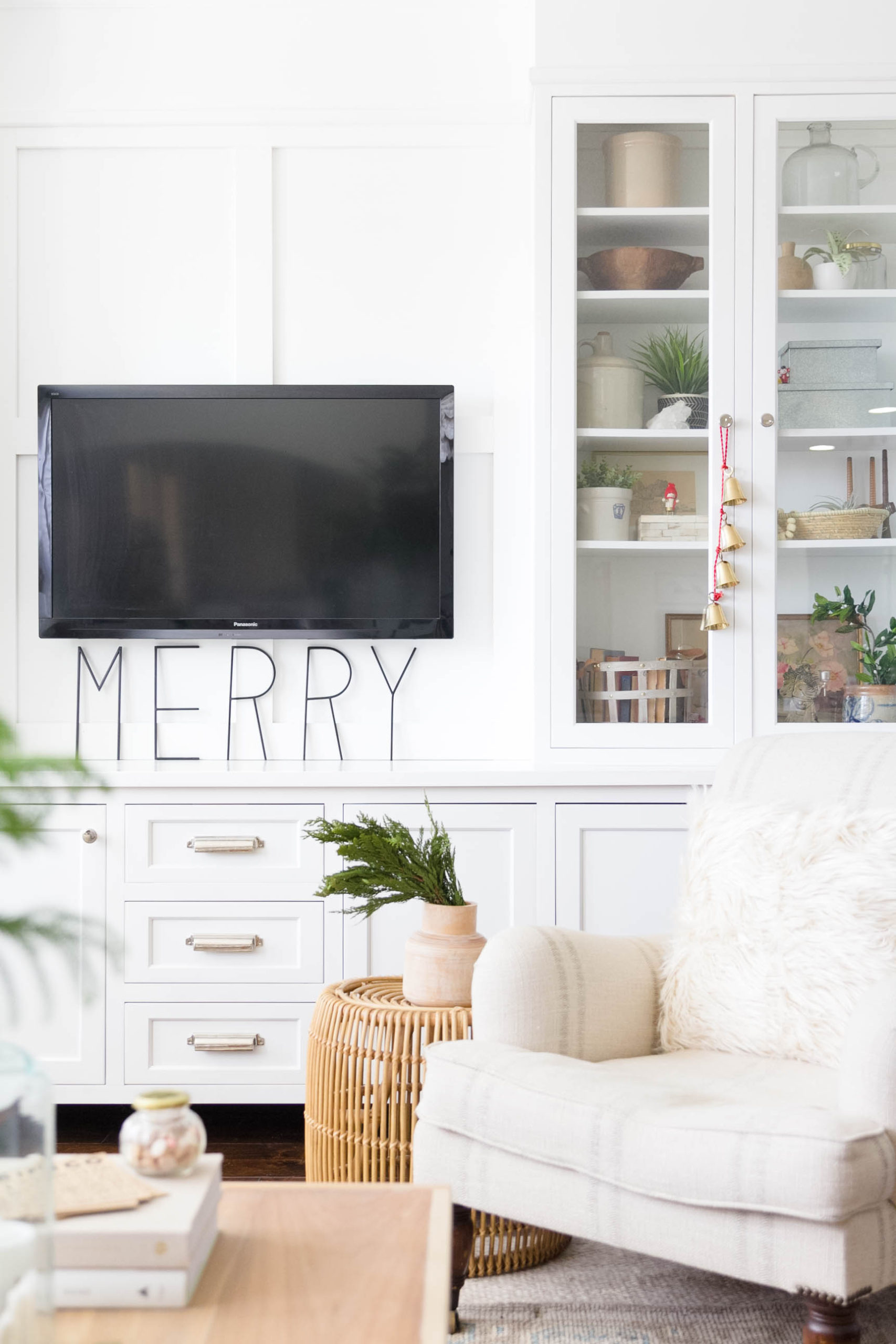"MERRY" & Bright Holiday Living Room Tour by Iris Nacole